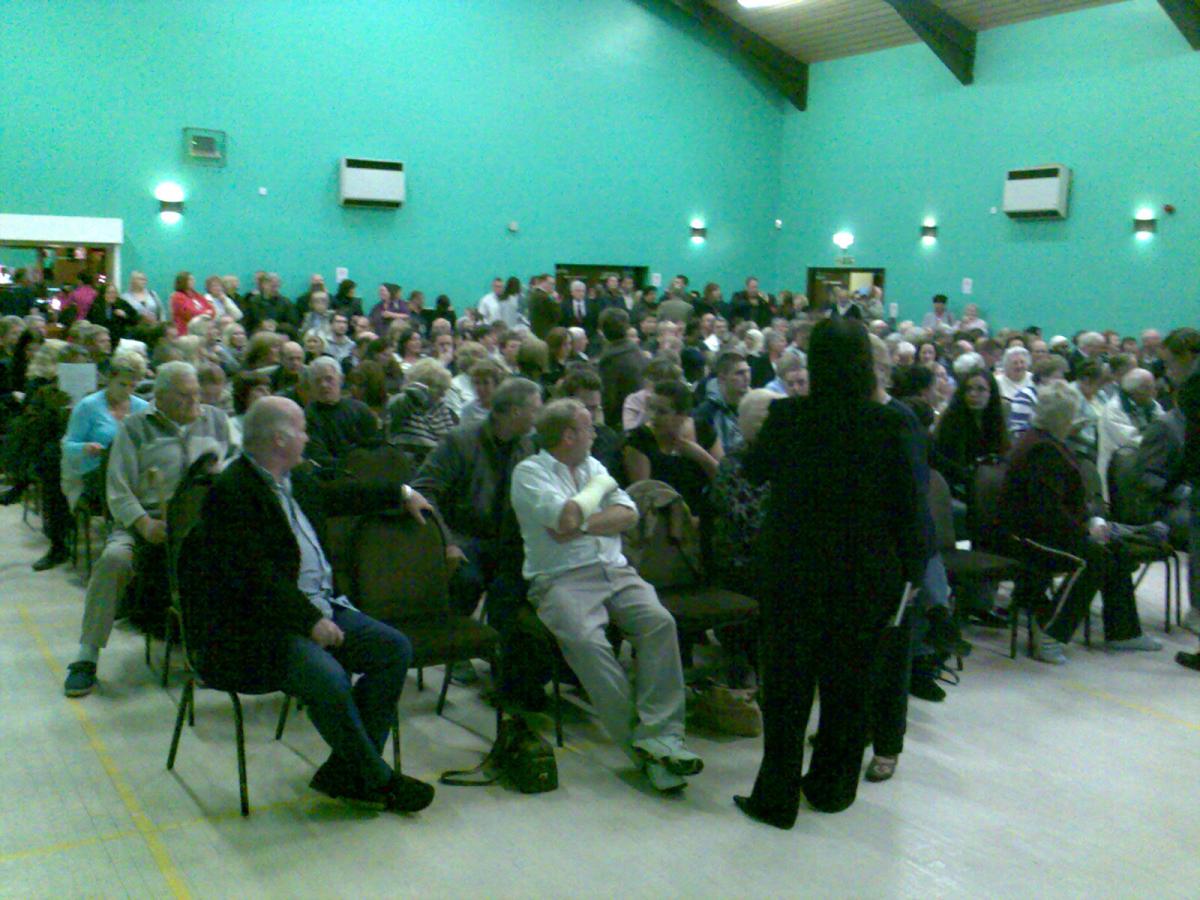 Hundreds of residents backed the meeting against Cherry Lane development last night