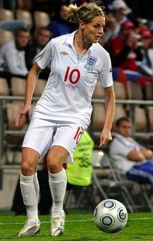 Η Κέλι Σμιθ σημείωσε πέναλτι στο 100ο καπάκι της για την Αγγλία.  Φωτογραφία: Εικόνες δράσης