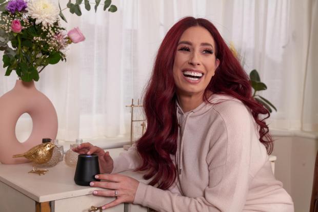 Hillingdon Times: Stacey Solomon has partnered with Air Wick on her first-ever exclusive home fragrance collection Spring Roses, available in selected stores, supermarkets and online retailers from 17th March 2022